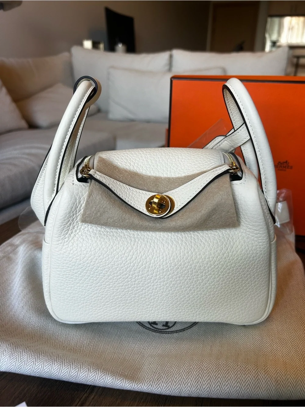 Hermès Mini Lindy - Cream Clemence Leather Gold Hardware 🤍